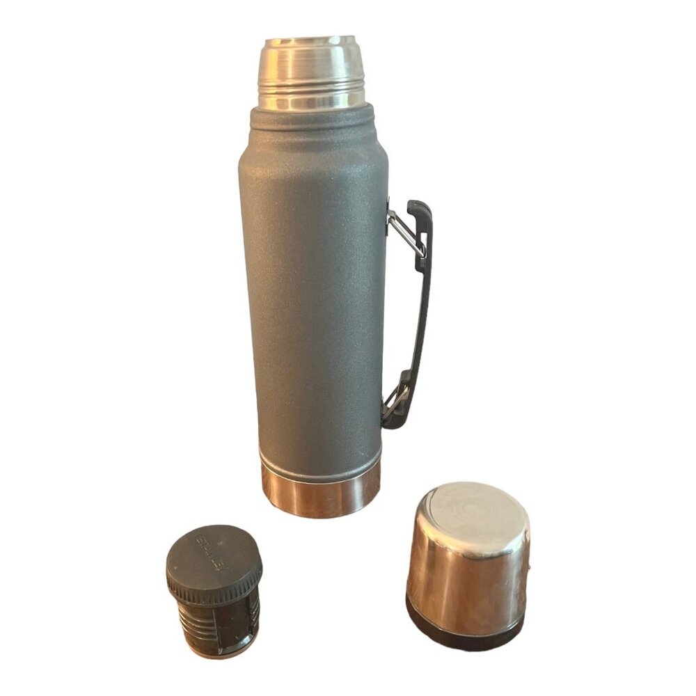 Stanley Classic Vacuum Thermos 1.1 Qt Gray Stainless Steel Model EN1246-1 Handle